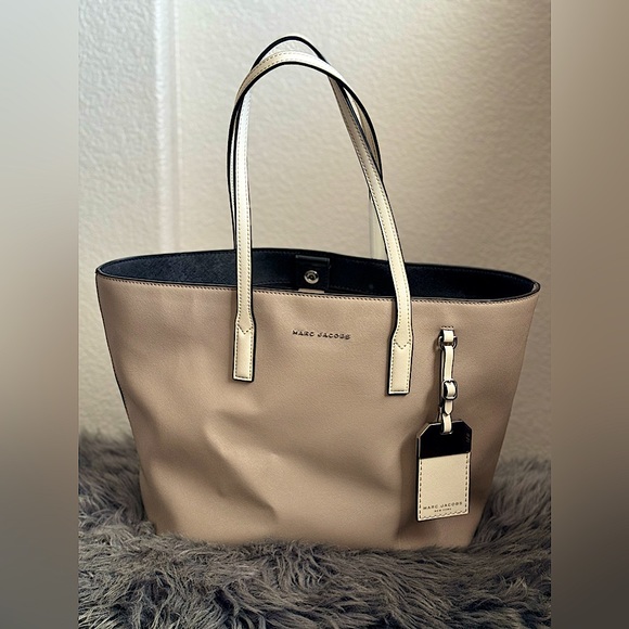 Marc Jacobs Saffiano side kick tote bag - Picture 1 of 8